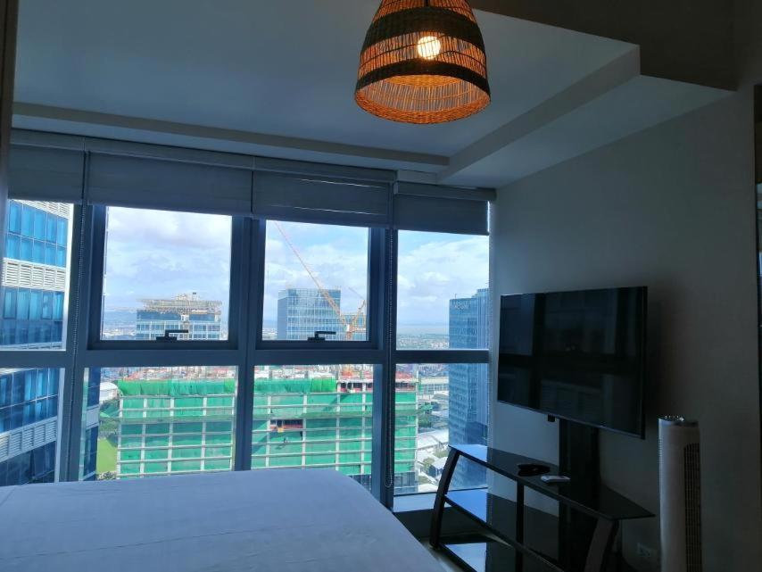 Apartment Uptown Parksuites Tower 1 Bgc By Ph Staycation *